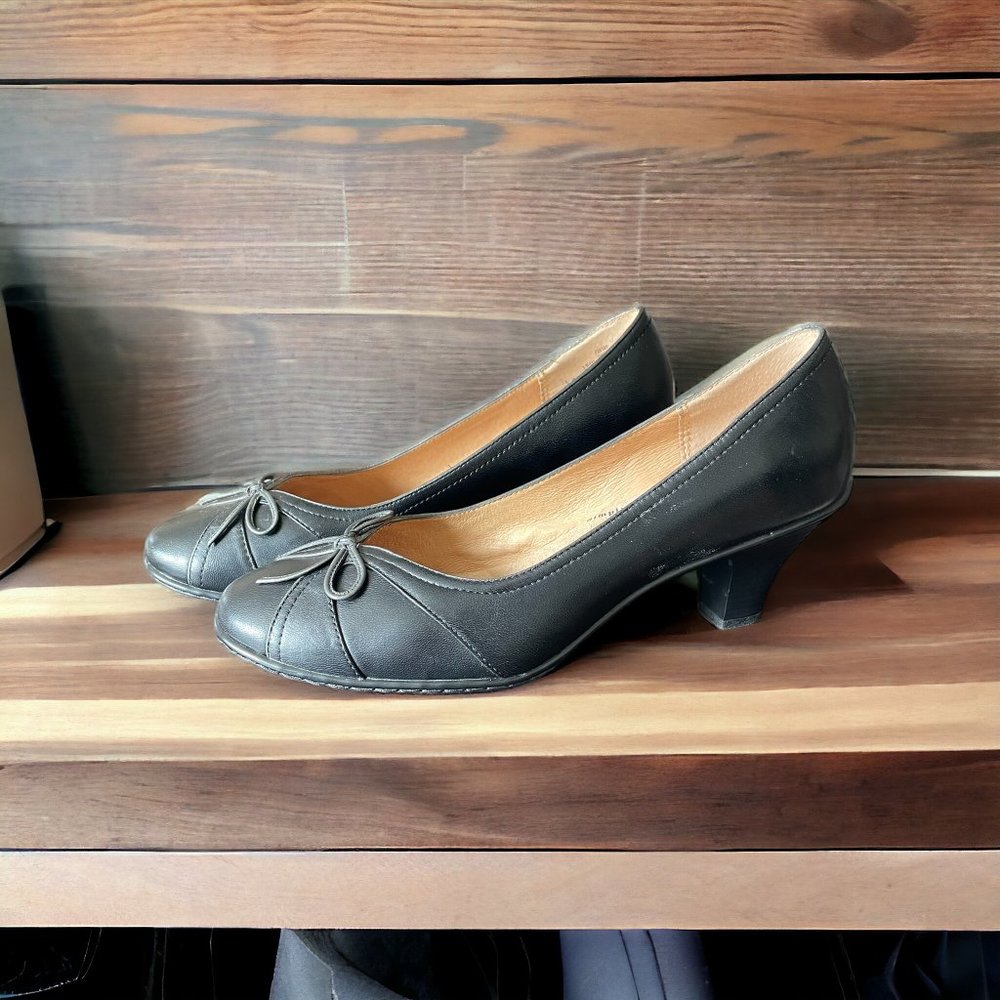 SoftSpots Black Leather Heels size 8.5